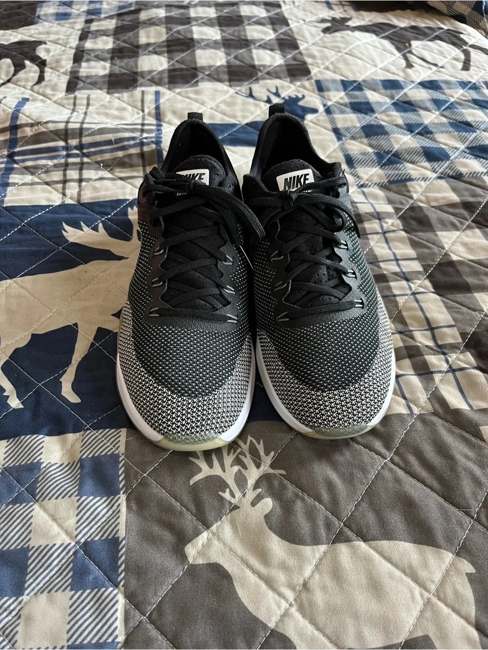 EUC NIKE ZOOM SIZE 8